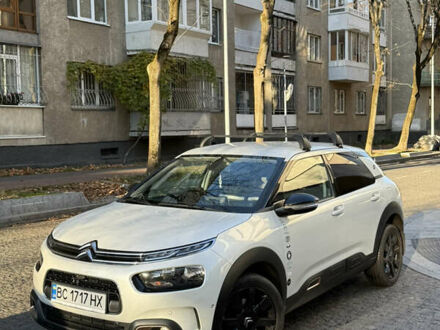 Белый Ситроен C4 Кактус, объемом двигателя 1.5 л и пробегом 71 тыс. км за 16900 $, фото 1 на Automoto.ua