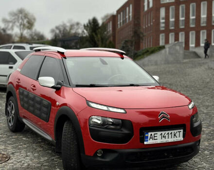 Красный Ситроен C4 Кактус, объемом двигателя 1.56 л и пробегом 71 тыс. км за 13400 $, фото 2 на Automoto.ua