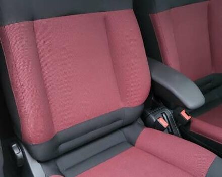 Червоний Сітроен C4 Кактус, об'ємом двигуна 1.2 л та пробігом 124 тис. км за 10900 $, фото 32 на Automoto.ua