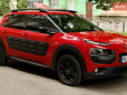 Ситроен C4 Кактус 2017 в Ужгороде на Automoto.ua Красный Ситроен C4 Кактус, объемом двигателя 1.2 л и пробегом 122 тыс. км за 11000 $, фото 1 на Automoto.ua
