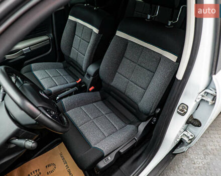 Сітроен C4 Кактус, об'ємом двигуна 1.5 л та пробігом 188 тис. км за 14508 $, фото 8 на Automoto.ua