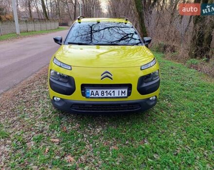 Желтый Ситроен C4 Кактус, объемом двигателя 1.56 л и пробегом 106 тыс. км за 11800 $, фото 3 на Automoto.ua