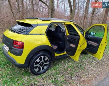 Желтый Ситроен C4 Кактус, объемом двигателя 1.56 л и пробегом 106 тыс. км за 11800 $, фото 33 на Automoto.ua