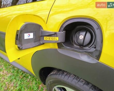 Желтый Ситроен C4 Кактус, объемом двигателя 1.56 л и пробегом 106 тыс. км за 11800 $, фото 71 на Automoto.ua