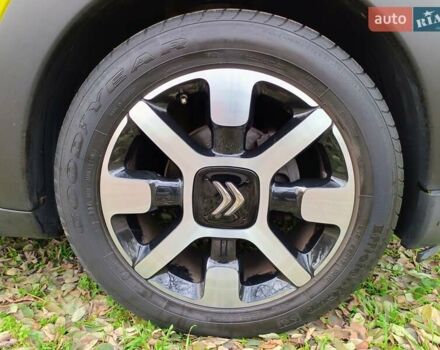 Желтый Ситроен C4 Кактус, объемом двигателя 1.56 л и пробегом 106 тыс. км за 11800 $, фото 74 на Automoto.ua