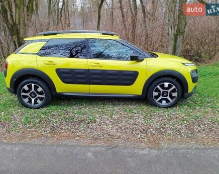 Желтый Ситроен C4 Кактус, объемом двигателя 1.56 л и пробегом 106 тыс. км за 11800 $, фото 6 на Automoto.ua