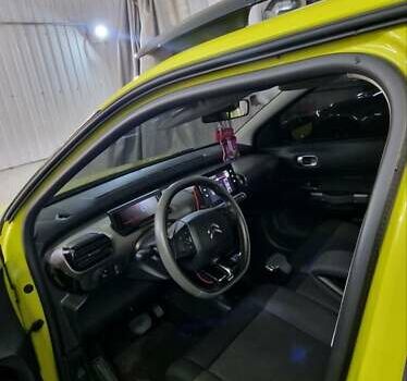 Желтый Ситроен C4 Кактус, объемом двигателя 1.56 л и пробегом 57 тыс. км за 14000 $, фото 8 на Automoto.ua