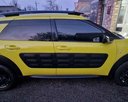 Желтый Ситроен C4 Кактус, объемом двигателя 1.56 л и пробегом 57 тыс. км за 14000 $, фото 4 на Automoto.ua