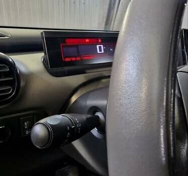 Желтый Ситроен C4 Кактус, объемом двигателя 1.56 л и пробегом 57 тыс. км за 14000 $, фото 10 на Automoto.ua