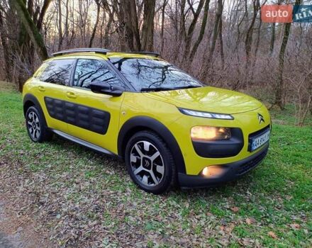 Желтый Ситроен C4 Кактус, объемом двигателя 1.56 л и пробегом 106 тыс. км за 11800 $, фото 59 на Automoto.ua