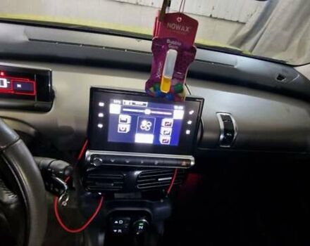 Желтый Ситроен C4 Кактус, объемом двигателя 1.56 л и пробегом 57 тыс. км за 14000 $, фото 9 на Automoto.ua