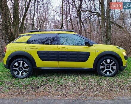 Желтый Ситроен C4 Кактус, объемом двигателя 1.56 л и пробегом 106 тыс. км за 11800 $, фото 62 на Automoto.ua