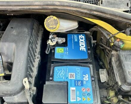 Желтый Ситроен C4 Кактус, объемом двигателя 1.2 л и пробегом 108 тыс. км за 14490 $, фото 15 на Automoto.ua