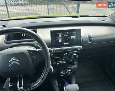 Желтый Ситроен C4 Кактус, объемом двигателя 1.2 л и пробегом 108 тыс. км за 14490 $, фото 1 на Automoto.ua