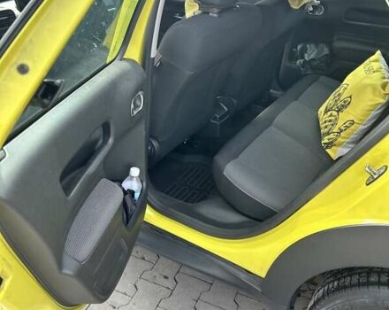 Желтый Ситроен C4 Кактус, объемом двигателя 1.2 л и пробегом 108 тыс. км за 14490 $, фото 13 на Automoto.ua