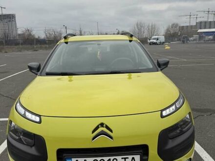 Сітроен C4 Кактус 2017 у Києві на Automoto.ua Жовтий Сітроен C4 Кактус, об'ємом двигуна 1.2 л та пробігом 88 тис. км за 10000 $, фото 1 на Automoto.ua
