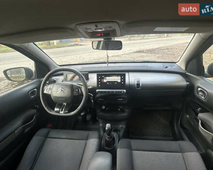 Серый Ситроен C4 Кактус, объемом двигателя 1.56 л и пробегом 109 тыс. км за 10000 $, фото 9 на Automoto.ua