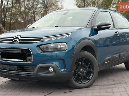 Ситроен C4 Кактус 2018 в Днепре (Днепропетровске) на Automoto.ua Зеленый Ситроен C4 Кактус, объемом двигателя 1.56 л и пробегом 166 тыс. км за 11700 $, фото 1 на Automoto.ua