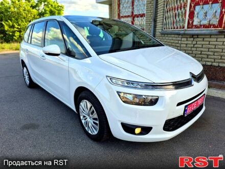 Ситроен Ц4 Гранд Пикассо 2015 в Хороле на Automoto.ua Белый Ситроен Ц4 Гранд Пикассо, объемом двигателя 1.6 л и пробегом 217 тыс. км за 12490 $, фото 1 на Automoto.ua