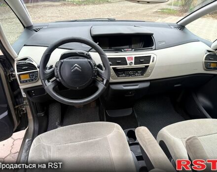 Бежевый Ситроен Ц4 Гранд Пикассо, объемом двигателя 1.6 л и пробегом 260 тыс. км за 5000 $, фото 12 на Automoto.ua