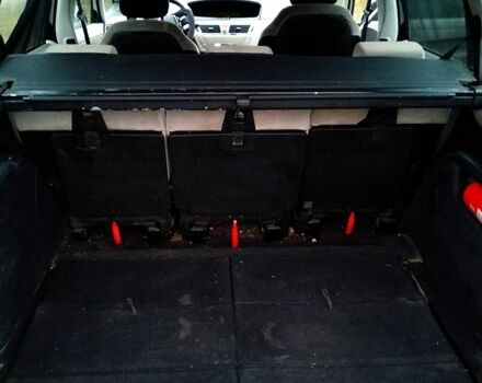 Серый Ситроен Ц4 Гранд Пикассо, объемом двигателя 1.6 л и пробегом 308 тыс. км за 4500 $, фото 9 на Automoto.ua