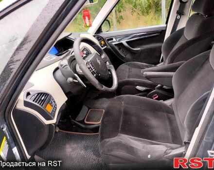 Серый Ситроен Ц4 Гранд Пикассо, объемом двигателя 2 л и пробегом 300 тыс. км за 4950 $, фото 9 на Automoto.ua