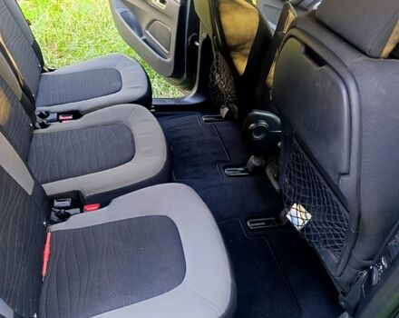 Серый Ситроен Ц4 Гранд Пикассо, объемом двигателя 1.6 л и пробегом 320 тыс. км за 7000 $, фото 5 на Automoto.ua