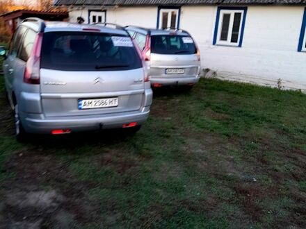 Сітроен Ц4 Гранд Пікассо 2009 у Коростене на Automoto.ua Сірий Сітроен Ц4 Гранд Пікассо, об'ємом двигуна 1.6 л та пробігом 215 тис. км за 6000 $, фото 1 на Automoto.ua
