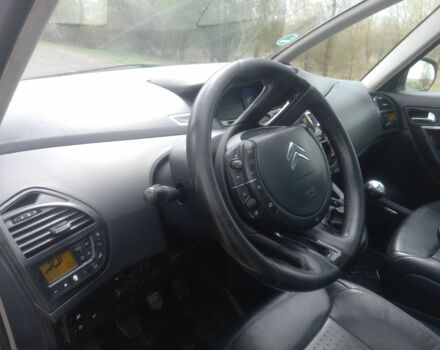 Ситроен С4 Пикассо 2008 в Чопе на Automoto.ua Белый Ситроен С4 Пикассо, объемом двигателя 2 л и пробегом 260 тыс. км за 6500 $, фото 7 на Automoto.ua