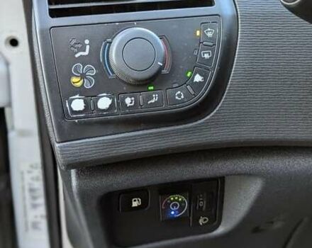 Білий Сітроен С4 Пікассо, об'ємом двигуна 1.6 л та пробігом 216 тис. км за 5700 $, фото 25 на Automoto.ua