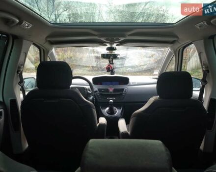 Білий Сітроен С4 Пікассо, об'ємом двигуна 1.6 л та пробігом 240 тис. км за 5550 $, фото 25 на Automoto.ua