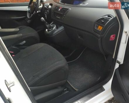 Білий Сітроен С4 Пікассо, об'ємом двигуна 1.6 л та пробігом 240 тис. км за 5550 $, фото 29 на Automoto.ua