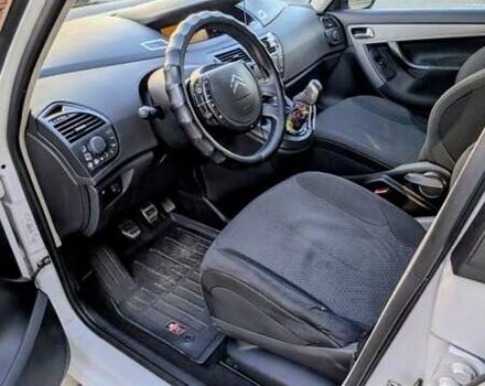 Білий Сітроен С4 Пікассо, об'ємом двигуна 1.6 л та пробігом 216 тис. км за 5700 $, фото 12 на Automoto.ua