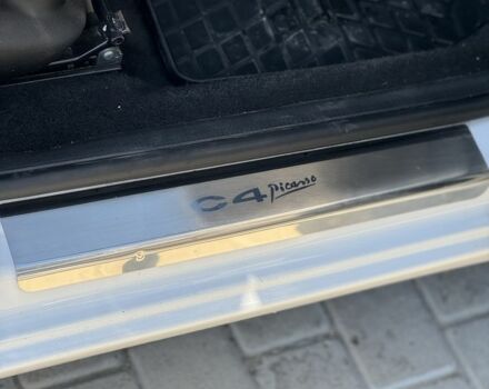 Белый Ситроен С4 Пикассо, объемом двигателя 2 л и пробегом 268 тыс. км за 8300 $, фото 11 на Automoto.ua