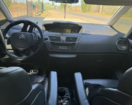 Белый Ситроен С4 Пикассо, объемом двигателя 2 л и пробегом 268 тыс. км за 8300 $, фото 12 на Automoto.ua