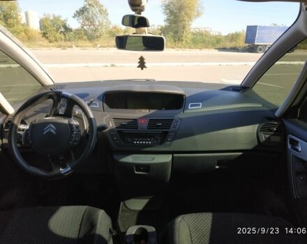 Білий Сітроен С4 Пікассо, об'ємом двигуна 1.6 л та пробігом 199 тис. км за 4999 $, фото 18 на Automoto.ua