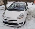 Белый Ситроен С4 Пикассо, объемом двигателя 1.56 л и пробегом 238 тыс. км за 5300 $, фото 1 на Automoto.ua