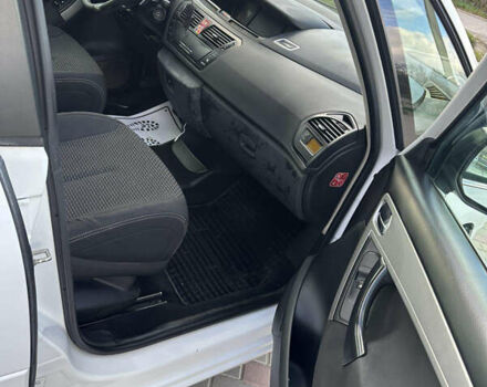 Ситроен С4 Пикассо 2012 в Городенке на Automoto.ua Белый Ситроен С4 Пикассо, объемом двигателя 1.56 л и пробегом 260 тыс. км за 6500 $, фото 12 на Automoto.ua