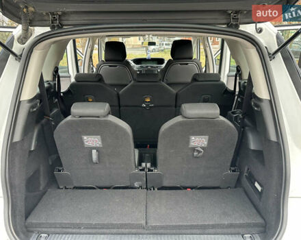 Білий Сітроен С4 Пікассо, об'ємом двигуна 1.56 л та пробігом 286 тис. км за 8300 $, фото 4 на Automoto.ua