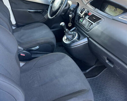 Білий Сітроен С4 Пікассо, об'ємом двигуна 1.6 л та пробігом 350 тис. км за 7777 $, фото 6 на Automoto.ua