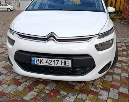 Сітроен С4 Пікассо 2013 у Рівному на Automoto.ua Білий Сітроен С4 Пікассо, об'ємом двигуна 1.56 л та пробігом 211 тис. км за 8150 $, фото 6 на Automoto.ua