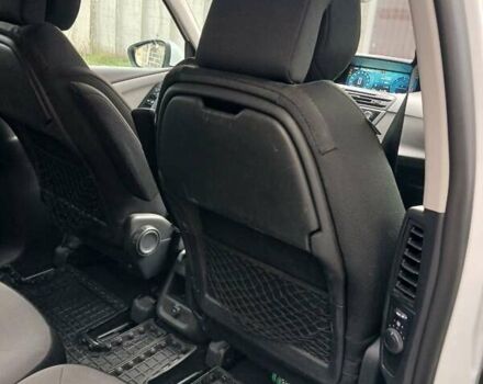 Білий Сітроен С4 Пікассо, об'ємом двигуна 2 л та пробігом 257 тис. км за 11900 $, фото 5 на Automoto.ua