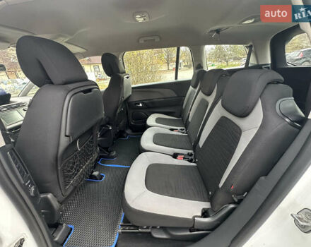 Білий Сітроен С4 Пікассо, об'ємом двигуна 1.56 л та пробігом 286 тис. км за 8300 $, фото 5 на Automoto.ua