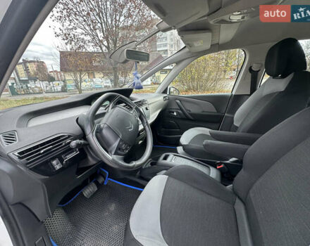 Білий Сітроен С4 Пікассо, об'ємом двигуна 1.56 л та пробігом 286 тис. км за 8300 $, фото 10 на Automoto.ua