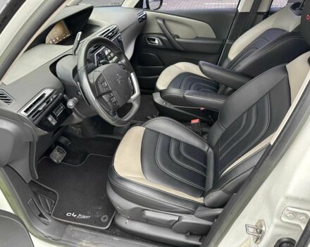 Белый Ситроен С4 Пикассо, объемом двигателя 2 л и пробегом 293 тыс. км за 11499 $, фото 7 на Automoto.ua