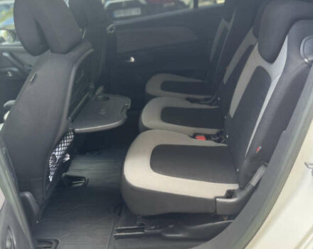 Белый Ситроен С4 Пикассо, объемом двигателя 1.56 л и пробегом 81 тыс. км за 11850 $, фото 7 на Automoto.ua