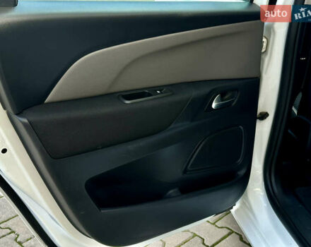 Белый Ситроен С4 Пикассо, объемом двигателя 1.6 л и пробегом 243 тыс. км за 10999 $, фото 16 на Automoto.ua