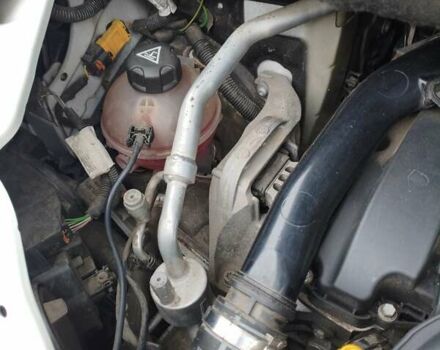 Білий Сітроен С4 Пікассо, об'ємом двигуна 1.6 л та пробігом 153 тис. км за 12000 $, фото 8 на Automoto.ua