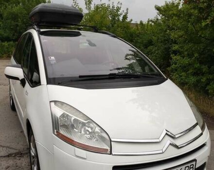 Белый Ситроен С4 Пикассо, объемом двигателя 2 л и пробегом 251 тыс. км за 3950 $, фото 1 на Automoto.ua