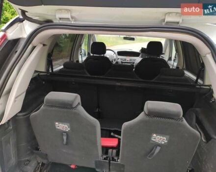 Белый Ситроен С4 Пикассо, объемом двигателя 2 л и пробегом 251 тыс. км за 3950 $, фото 16 на Automoto.ua